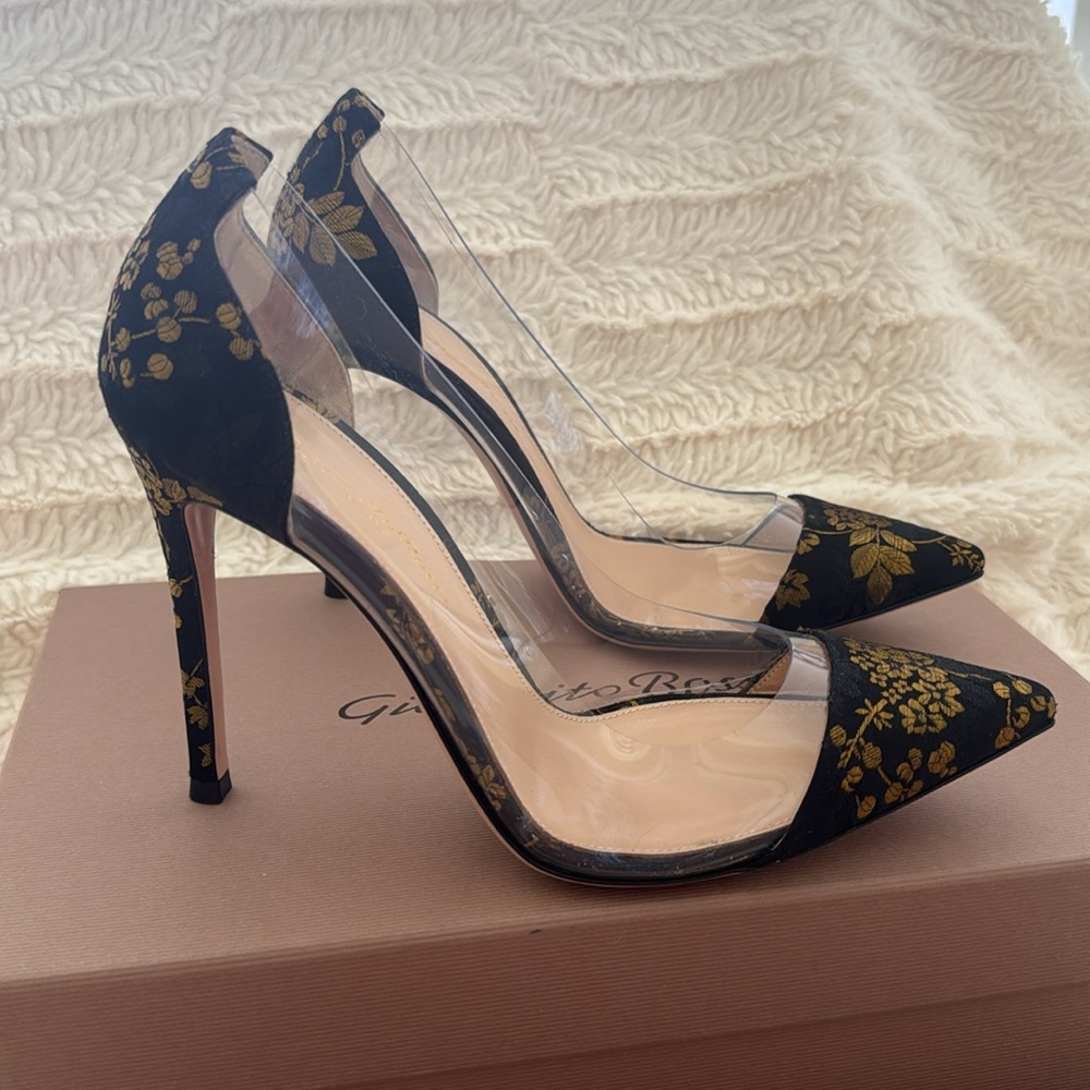 Gianvito Rossi Heels - Picture 8 of 10